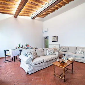  Apartment Oltrarno Italy